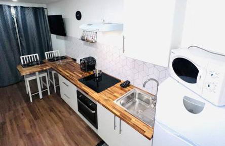 Joli studio une pièce entièrement rénové et équipé classé 2 étoiles - Foto 5