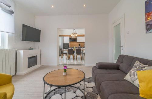 S&I Peaceful Holiday Home With Pool & Jacuzzi - Foto 13