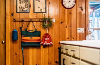 BunkHouse 1960's Camp Vibe with Timeless Wet Bar - Foto 67