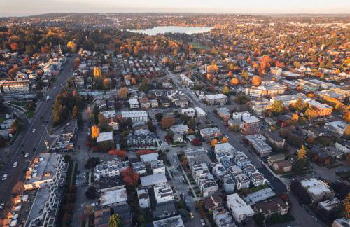 Rooftop access and Views Lake Union Lookout - Photo 45
