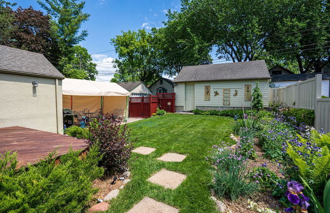 Edina Escape - Photo 29