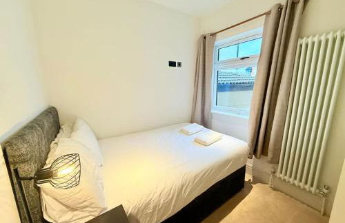 Super Modern Ground floor Flat near City centre - Foto 14