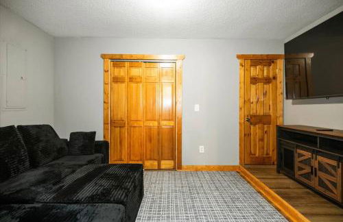 4 BR Mountain Cabin with Hot Tub & Fire Pit in GA - Foto 24