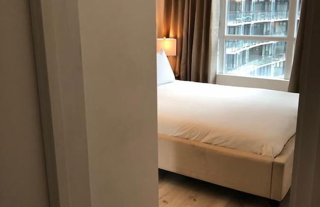 Toronto Downtown Suites CN Tower View - Photo 3