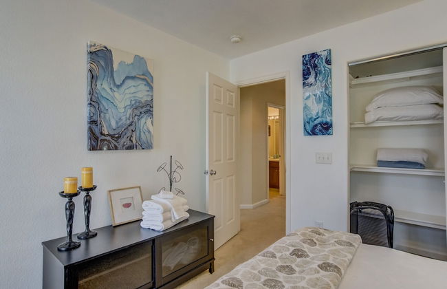 Urban Practicality! 3 Beds, Patios & Dog Friendly - Photo 12