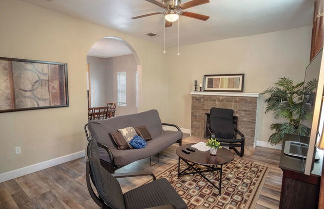 Large 3br/2ba Family Home W/patio Near Downtown! - Foto 11