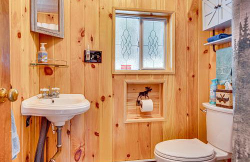 Lakefront Home with Seasonal Dock in Limerick! - Foto 16