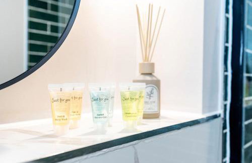 King Size Bed, City Centre, Long Stay Offers, Fast Wifi, Fully Equipped Kitchen, Dedicated Work Place - Foto 10