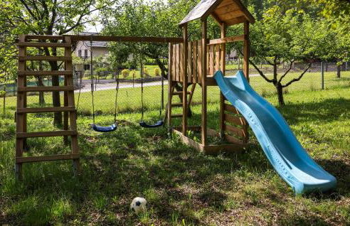 Cozy Home In Milekovo Selo With Wifi - Photo 13