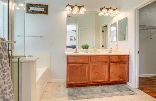 7 Mi to Dtwn Home with Fenced Yard in Roseville! - Foto 17