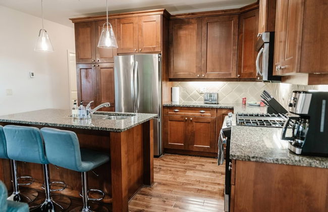 Lakefront Beachfront top Floor Condo w Pool - Photo 14