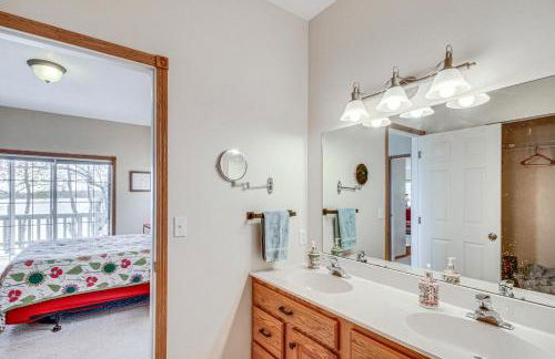 Pelican Rapids Lake House with Water Views and Dock! - Foto 17