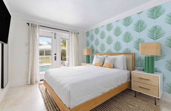 Luxe Villa Near Beach, Pool + Hottub, Chef's Kitchen Woodward Way by Avantstay - Foto 18