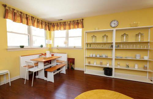 Home STEPS from Oberlin - Foto 7