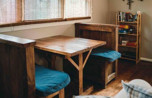 Serene & Cozy - Peaceful View - Fireplace - Creek - Foto 7