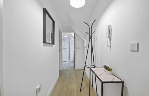 Modern Apartment I Self Check-in I Wi-Fi I Free Private Parking I Sleeps 3 - Foto 17