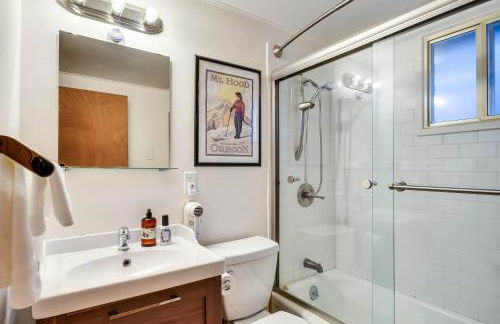 Inviting Mt Hood Cabin with Porch 1 Mi to Skibowl! - Foto 15