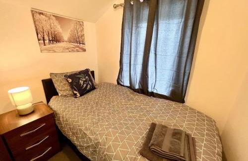 4 Bedroom Terrace house Near Town Center Wellingborough - Photo 23