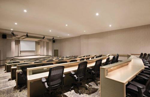 Cozy Two Room Suite with Modern Touches and Pool - Foto 16