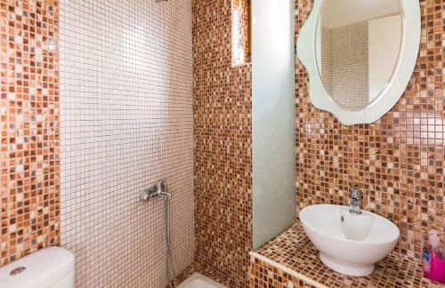 Antigoni Villa, Spacious Nature Retreat with Pool, By ThinkVilla - Foto 34