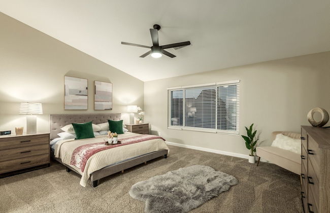 The Golden Cactus Phoenix - Photo 9