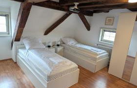 Twin room in a historic half-timbered house - Foto 1