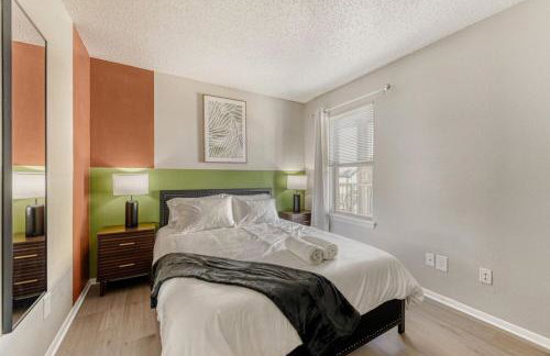 Stylish City Getaway 2B - Sleeps 6 - Pool, Prkg - Foto 13