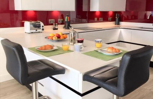 Stylish Sea View Apartment with Parking - Foto 7