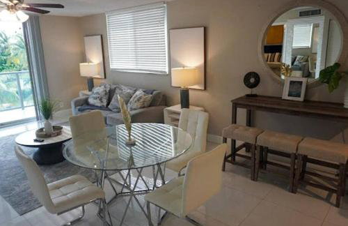 Comforts of Home in Updated Condo by the Beach - Foto 1