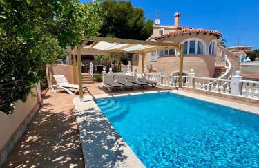 Relaxdiversión en Villa Piscina bbq y cocina ext - Photo 18