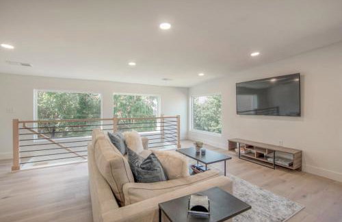 Sunflower Suite Modern Loft with Skyline Views - Foto 1