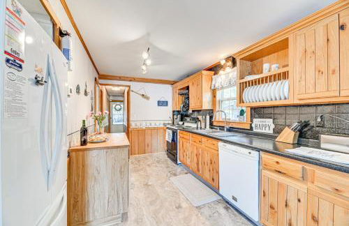 Cottage on Lamoka Lake with Deck, Grill and 3 Kayaks - Foto 7