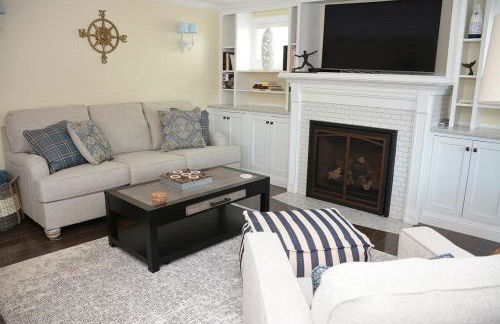 Little Miss Cottages - 68 East Grand Luxury Condo - Photo 10