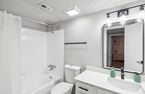 The Landry 280 Spacious and Cozy 2 Bedroom 1bth - Foto 15