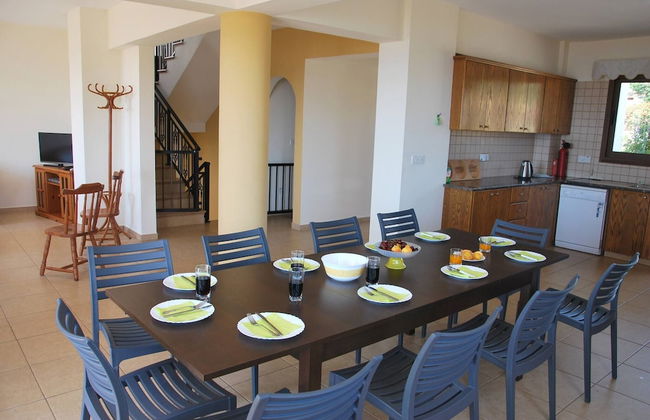 Villa Only 50m To The Sea, Sleeps 12, Polis - Foto 44