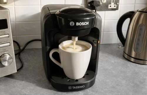 City Centre - Sleeps 6 - Bars, Parking & Netflix - Foto 15