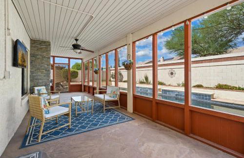 French Country Charm with Pool and Mountain Views - Foto 27