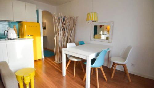 Yellow Submarine on the seafront - Foto 3