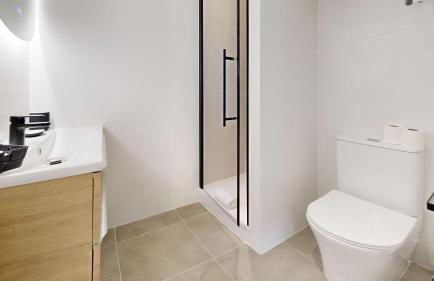 expat renting - Le Petit Matabiau - Netflix - Train station - Foto 24