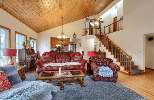 Beautiful Pet-Friendly Spacious Lodge near Yosemite & Lakes 12 Beds 6 BR up to 16 people - Foto 4