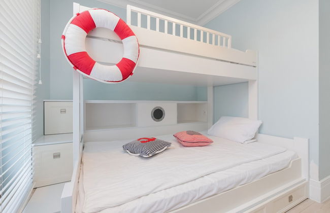 Sailor Apartment by Renters Prestige - Photo 2