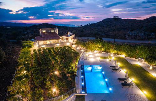 Villa Recluso-3 bd luxury country villa, huge heated pool with hydromassage, individual bbq & large yard, mountain view - Photo 33