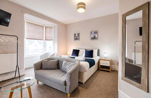 Double Room - Kitchen - Parking - Near Shops - Foto 3