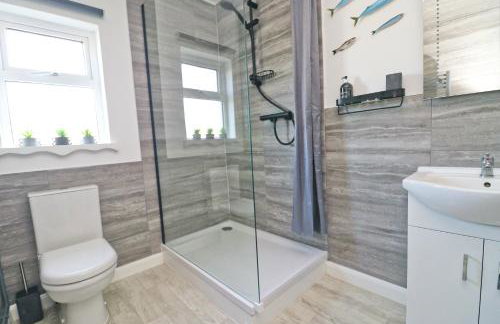 Coastal retreat surrounded by open countryside - Foto 31