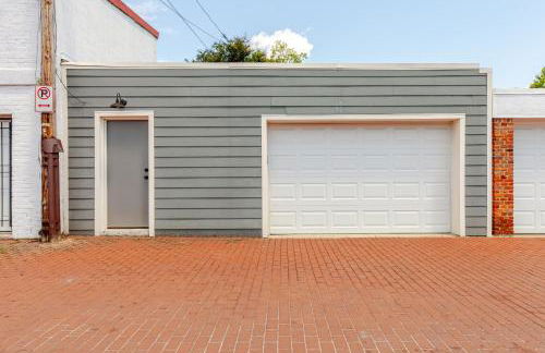 Private Garage Parking and King Bed - Walk to Metro - Foto 15