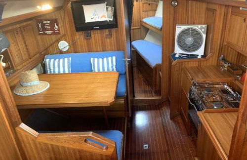 Notte in barca tra gioia e relax cullati dal mare - Foto 13