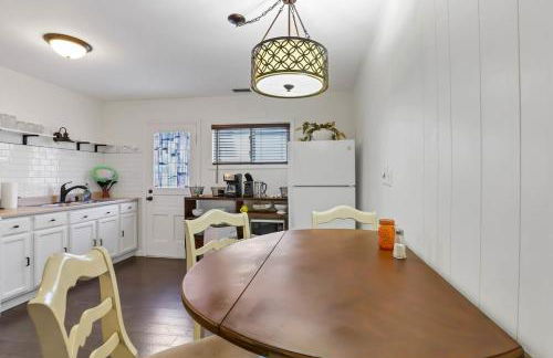 Housepitality - The Southern Orchards Cottage - Photo 5