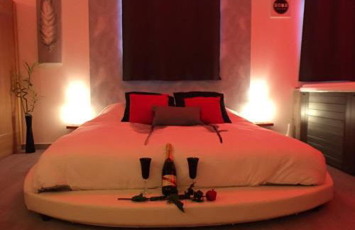 Suite Cupidon- Domaine des trois châteaux - Foto 54