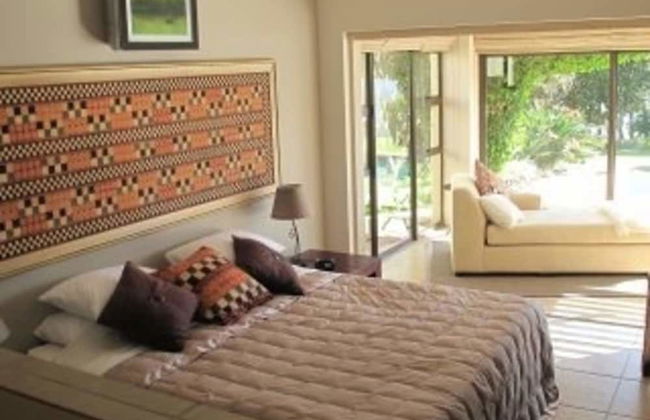 Stunning Cape Peninsula Holiday Villa With Pool - Photo 2