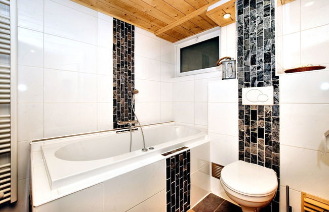 Cozy & Luxurious Chalet with Sauna, Hot Tub, Large Garden, Covered Terrace - Foto 19